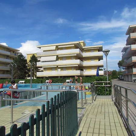 Flat In A With Pools And Tennis Courts