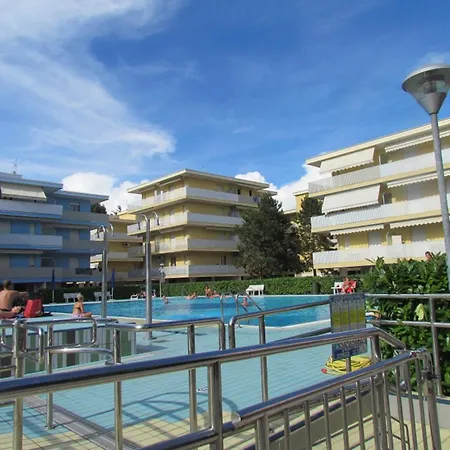 Flat In A With Pools And Tennis Courts * Bibione