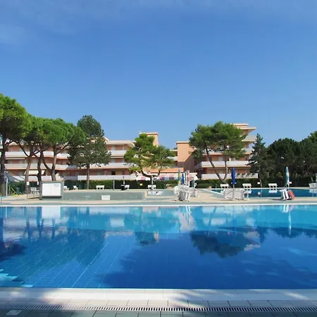 Flat In A With Pools And Tennis Courts Apartment