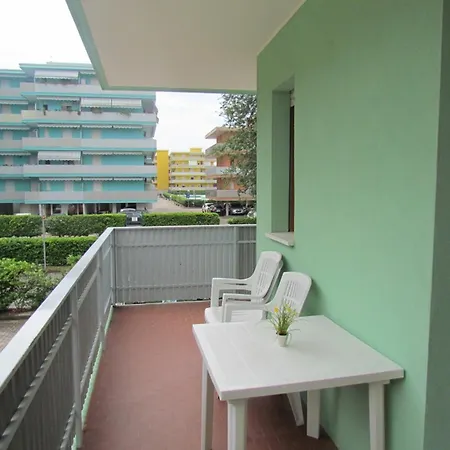 Flat In A With Pools And Tennis Courts